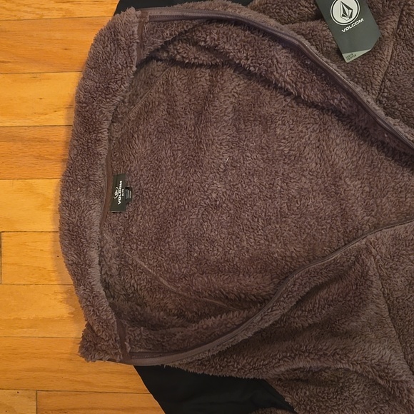 NWT Men’s Volcom "RUNTIME ERROR" made w/Faux Fur. Doe Brown and Black Colors. - Picture 9 of 15